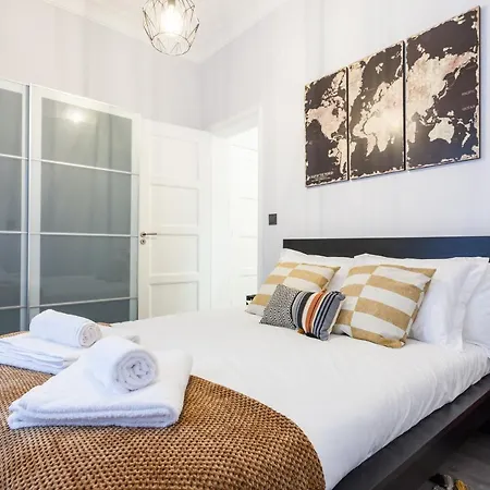 Διαμέρισμα Youthful Design In By Cozzy Homes *
