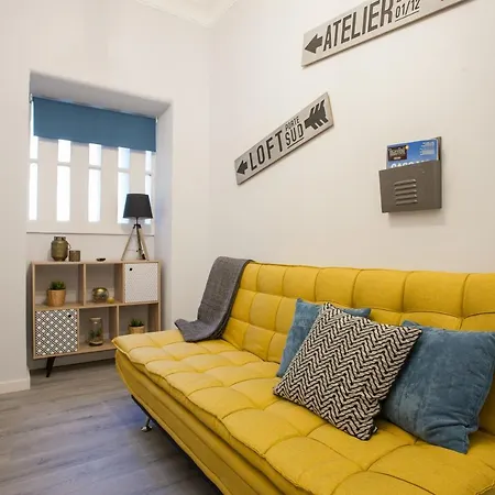 Youthful Design In By Cozzy Homes * Lizbona